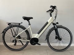 Bici Elettrica venere E-CVEN26OLI Alluminio 8V Oli -  Cicli Casadei